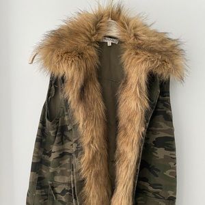 Camo fuzzy vest! #camo #vest #fall #fall #autumn